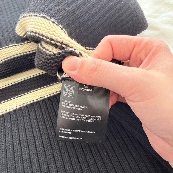 NWT Toteme Signature Strip Turleneck Sweater - Picture 6 of 9